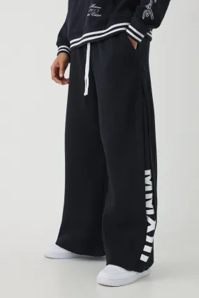 Jogginghose mit extrem weitem Bein