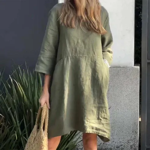 Lässiges schlichtes Kleid