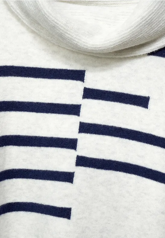 Pullover mit großem Kragen