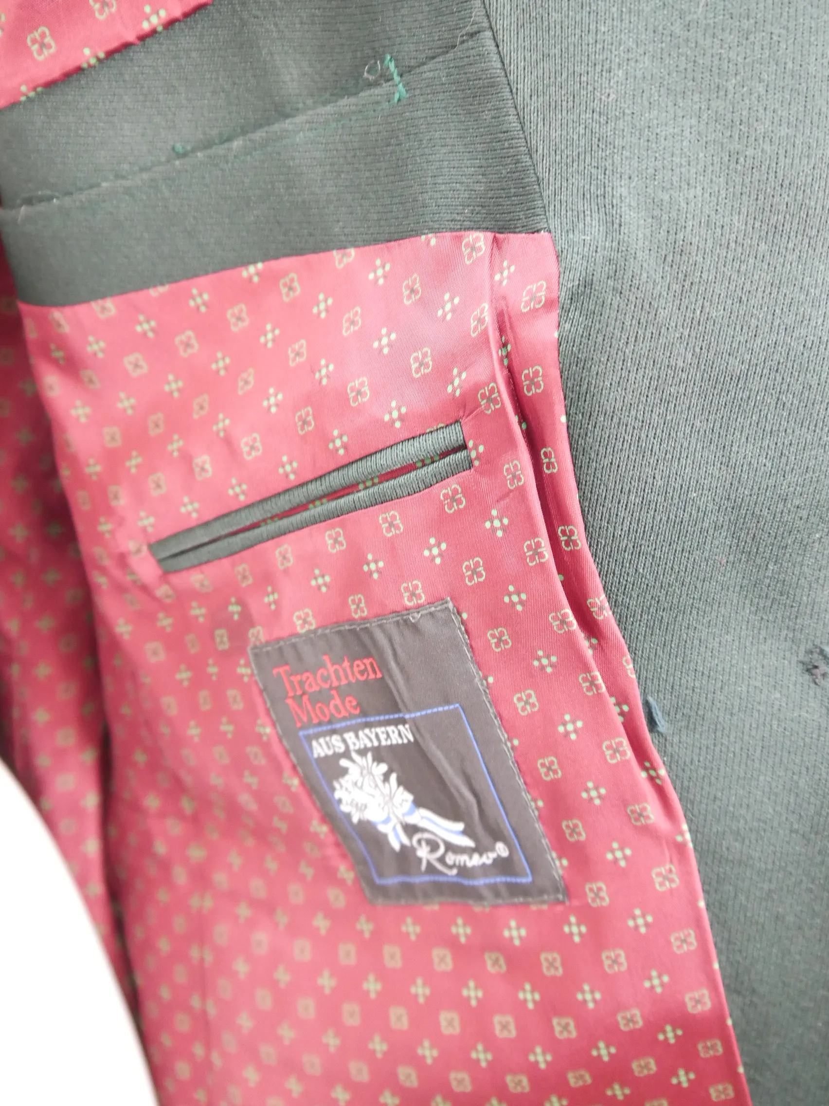 Trachtenmode aus Bayern neuwertig grün mit Stickerei Trachtenjacke Jacke Gr.52