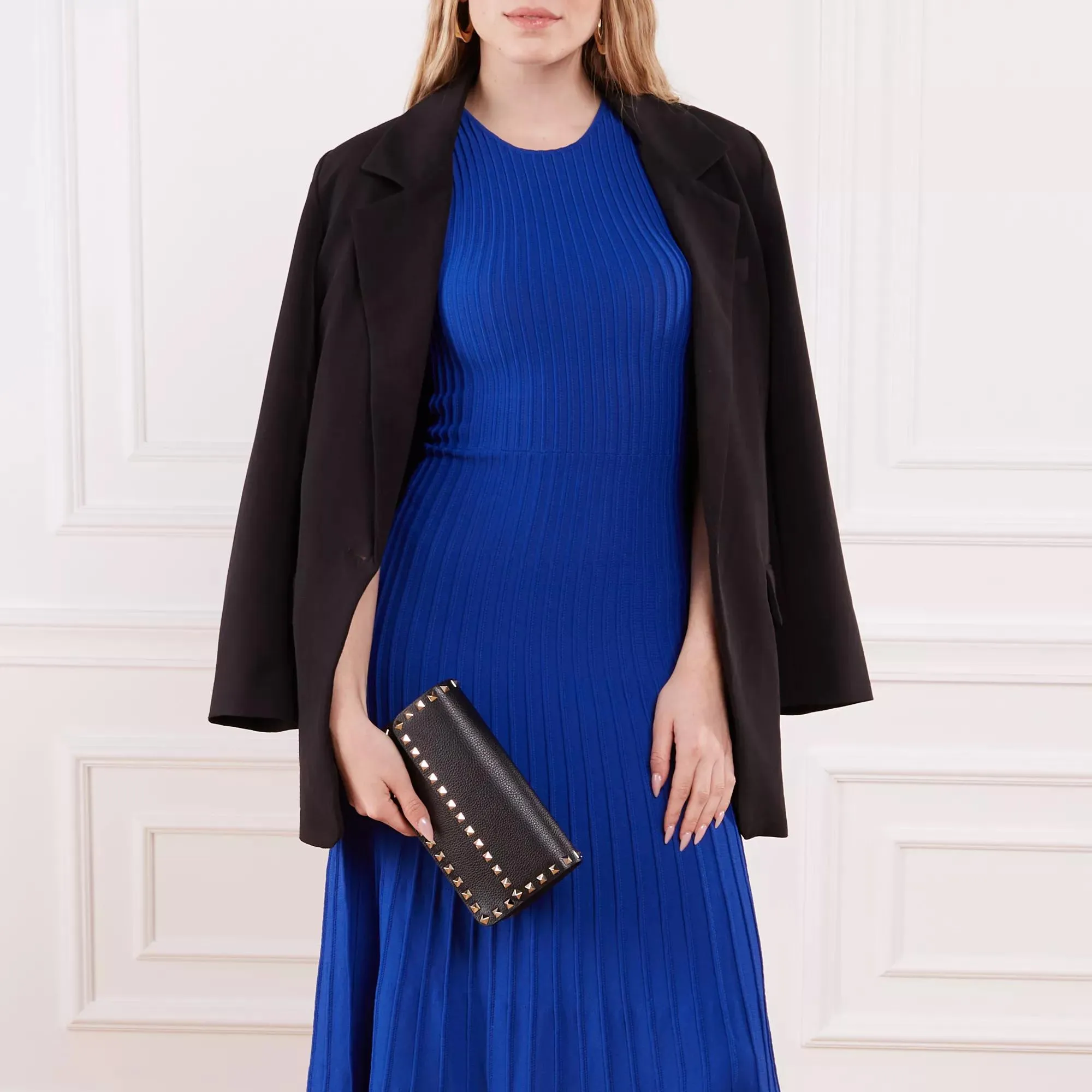   Valentino Garavani  Pouch Rockstud Black  Crossbody Bag 